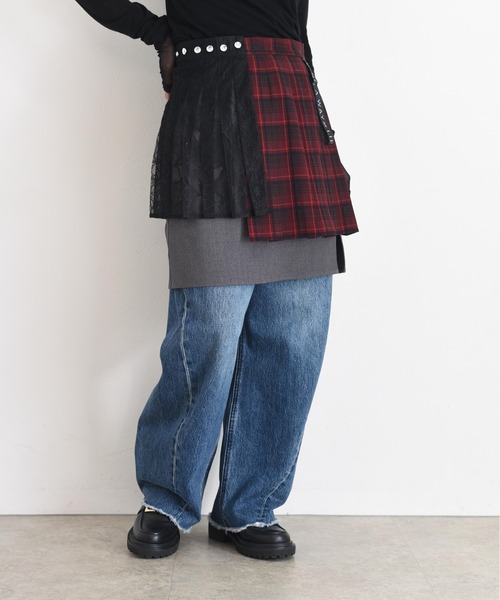Eimee Law（エイミーロウ）の「プリーツレイヤード3TEXミニスカート（スカート・レディース・グレー/ブラウン/レッド・MEDIUM）」の3枚目の写真
