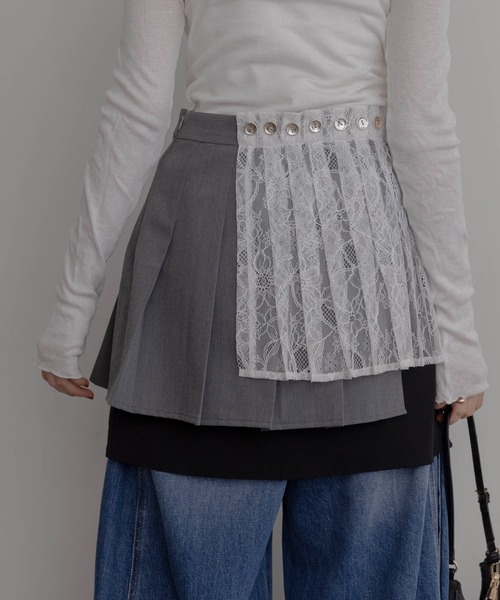 Eimee Law（エイミーロウ）の「プリーツレイヤード3TEXミニスカート（スカート・レディース・グレー/ブラウン/レッド・MEDIUM）」の11枚目の写真