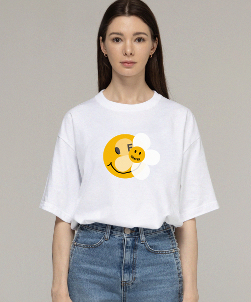 GRAVER（グレーバー）の「[ユニセックス]ドットスマイルフラワーミックス半袖Tシャツ_ホワイト（Tシャツ/カットソー・レディース・ホワイト・X-LARGE/SMALL/MEDIUM/LARGE）」の3枚目の写真