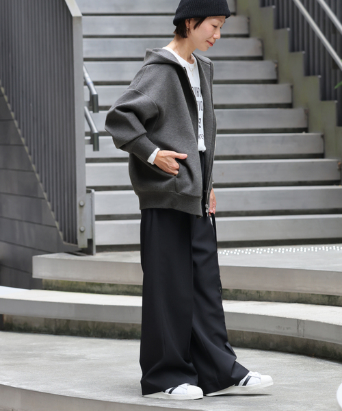 JOURNAL STANDARD relume（ジャーナルスタンダード　レリューム）の「《WEB限定追加3》フーディーブルゾン（パーカー・レディース・チャコールグレー/アイボリー/スミクロ・FREE）」の5枚目の写真