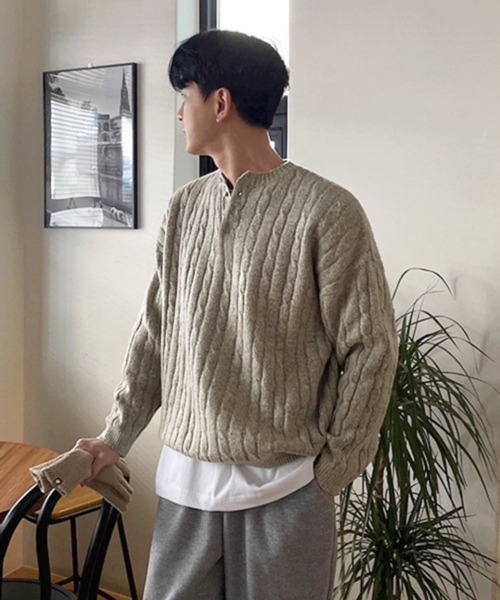 NOWLE(ノウル)の「【NOWLE】ケーブル編み ヘンリーネック プルオーバー ニット(ニット/セーター・メンズ・サンドグレー/ブラック/ネイビー・LARGE/MEDIUM)」の22枚目の写真