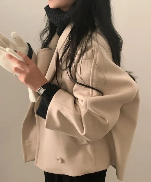 FAVORITO(ファヴォリート)の「襟付きダブルブレストショートメルトンジャケット(ピーコート・レディース・ベージュ/ネイビー/ライトベージュ・F)」の12枚目の写真