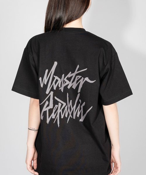 MONSTER REPUBLIC(モンスターリパブリック)の「ムーブメントロゴグレーTシャツブラック(Tシャツ/カットソー・レディース・その他・LARGE/MEDIUM/SMALL/X-LARGE)」の1枚目の写真