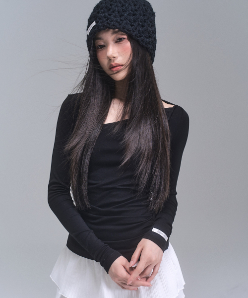ZEROPLANET（ゼロプラネット）の「クロエ アンバランススリーブトップ [ブラック]（Tシャツ/カットソー・レディース・ブラック・SMALL/MEDIUM）」の4枚目の写真