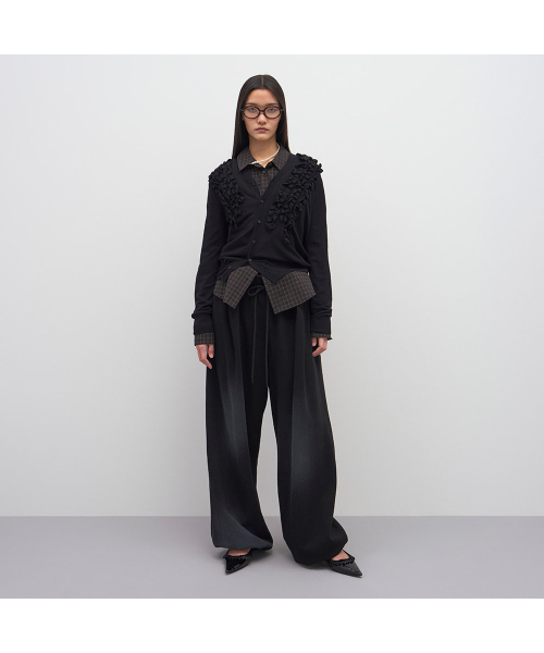 LCDC TM(エルシーディーシーティーエム)の「ASYMMETRIC FRILL CARDIGAN(カーディガン/ボレロ・メンズ・ライトグレー/ブラック・OS)」の5枚目の写真