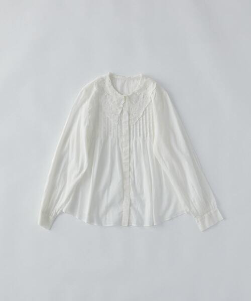 conges payes ADIEU TRISTESSE（コンジェ ペイエ アデュートリステス）の「インドコットン刺繍襟ブラウス（シャツ/ブラウス・レディース・ライム/サックスブルー/オフホワイト・38）」の2枚目の写真