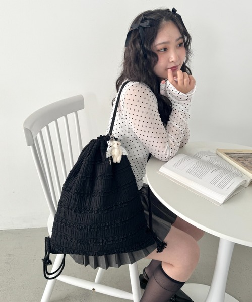 Loueme(ルエム)の「ホイップレースフリルナップサック(バックパック/リュック・レディース・オフホワイト/ライトブルー/ブラック・FREE)」の15枚目の写真