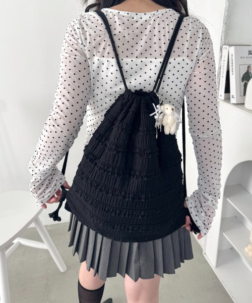 Loueme(ルエム)の「ホイップレースフリルナップサック(バックパック/リュック・レディース・オフホワイト/ライトブルー/ブラック・FREE)」の14枚目の写真