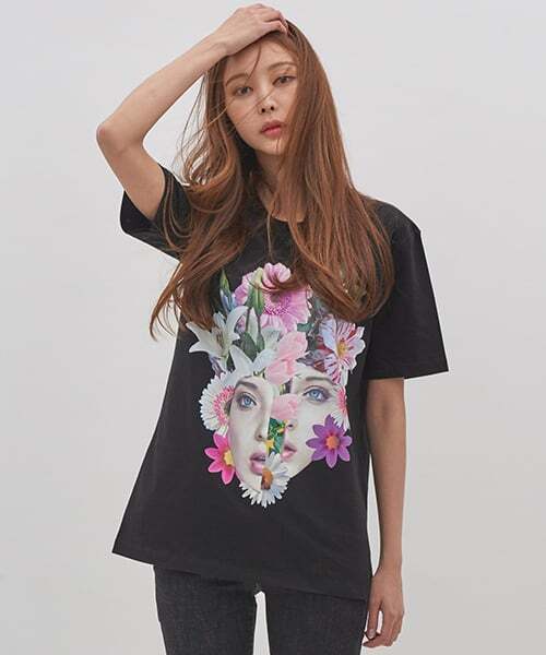 ICONOGRAPHY(アイコノグラフィー)の「ウーマンインフラワー2 BK(Tシャツ/カットソー・レディース・ブラック・SMALL/X-LARGE/LARGE/MEDIUM)」の3枚目の写真