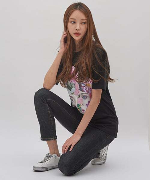 ICONOGRAPHY(アイコノグラフィー)の「ウーマンインフラワー2 BK(Tシャツ/カットソー・レディース・ブラック・SMALL/X-LARGE/LARGE/MEDIUM)」の4枚目の写真