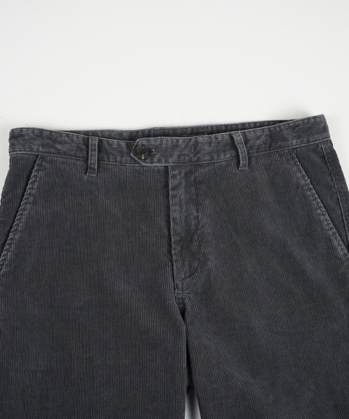 BIRBANTE(ビルバンテ)の「ガーメントウォッシングコーデュロイR.Cフィットチノパンツ - グレー(その他パンツ・メンズ・グレー・SMALL/MEDIUM/LARGE/X-LARGE)」の4枚目の写真