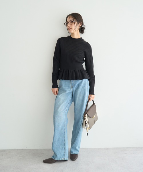 YECCA VECCA（イェッカヴェッカ）の「金釦ペプラムニット（ニット/セーター・レディース・ブラック/アイボリー/イエロー/ライトブルー・FREE）」の18枚目の写真