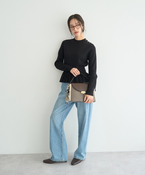 YECCA VECCA（イェッカヴェッカ）の「金釦ペプラムニット（ニット/セーター・レディース・ブラック/アイボリー/イエロー/ライトブルー・FREE）」の19枚目の写真