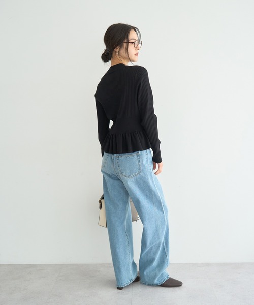 YECCA VECCA（イェッカヴェッカ）の「金釦ペプラムニット（ニット/セーター・レディース・ブラック/アイボリー/イエロー/ライトブルー・FREE）」の21枚目の写真