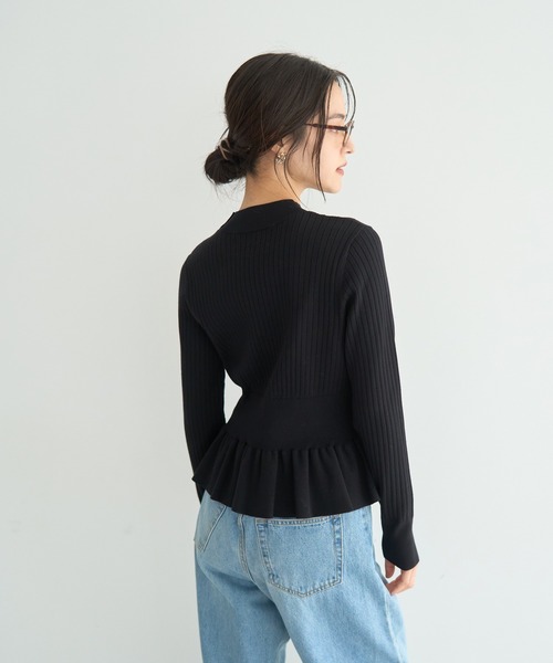 YECCA VECCA（イェッカヴェッカ）の「金釦ペプラムニット（ニット/セーター・レディース・ブラック/アイボリー/イエロー/ライトブルー・FREE）」の17枚目の写真