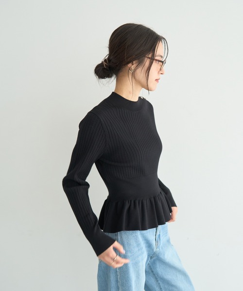 YECCA VECCA（イェッカヴェッカ）の「金釦ペプラムニット（ニット/セーター・レディース・ブラック/アイボリー/イエロー/ライトブルー・FREE）」の16枚目の写真