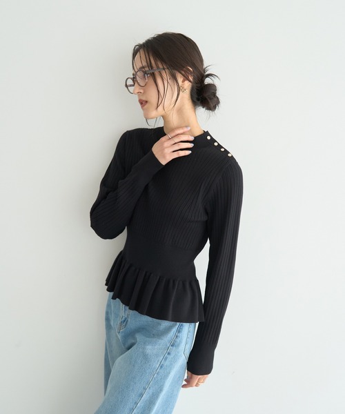 YECCA VECCA（イェッカヴェッカ）の「金釦ペプラムニット（ニット/セーター・レディース・ブラック/アイボリー/イエロー/ライトブルー・FREE）」の15枚目の写真