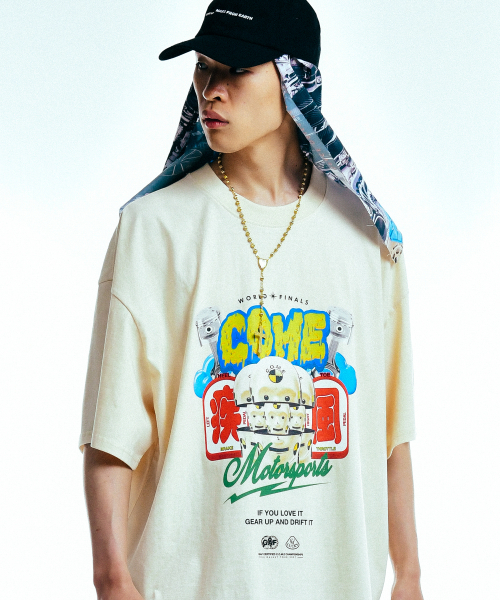 COME（シーオーエムイー）の「[UNISEX] C.O.M.E Motorsports Oversized Printed Cotton-Jersey T-Shirt (Beige)（Tシャツ/カットソー・レディース・その他・1(M)/2(L)）」の2枚目の写真