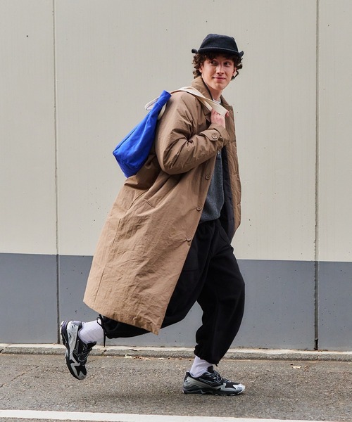 MAISON CLUB(メゾンクラブ)の「【MAISON CLUB】Light Padding Walker Coat / ライト中綿ウォーカーコート KKP(ステンカラーコート・メンズ・グレー/ブラック/ベージュ・M/L)」の3枚目の写真
