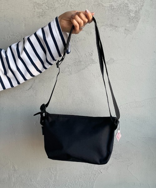 DANTON（ダントン）の「[DANTON/ダントン] MONTSOURIS コーデュラキャンバス ショルダーバッグ（ショルダーバッグ・レディース・ブラック/ライトベージュ・ONE SIZE）」の13枚目の写真