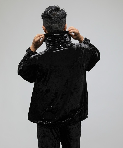 VANQUISH（ヴァンキッシュ）の「VANQUISH / ヴァンキッシュ VA embroidery ベロアジャケット（その他アウター・メンズ・ネイビー/ブラック・L/M）」の3枚目の写真