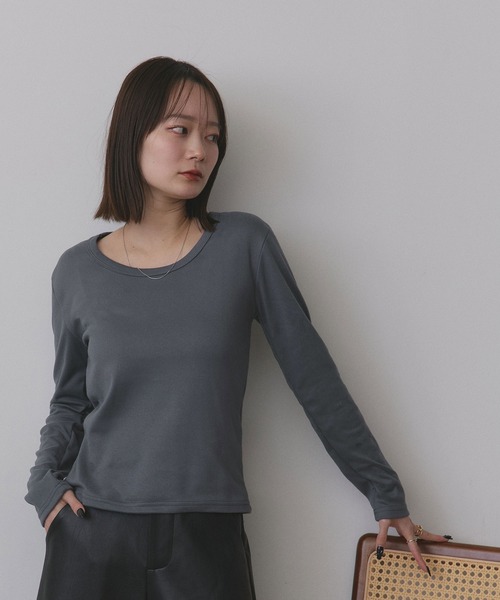ad thie(アドティエ)の「起毛クルーネック インナーカットソー(Tシャツ/カットソー・レディース・ブラック/ブラウン/オフホワイト/グレー・FREE)」の3枚目の写真