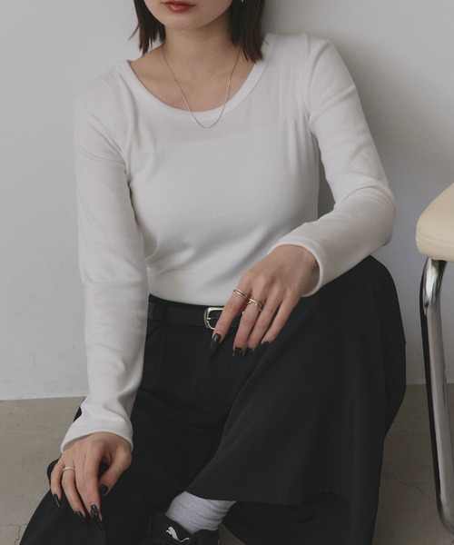 ad thie(アドティエ)の「起毛クルーネック インナーカットソー(Tシャツ/カットソー・レディース・ブラック/ブラウン/オフホワイト/グレー・FREE)」の22枚目の写真