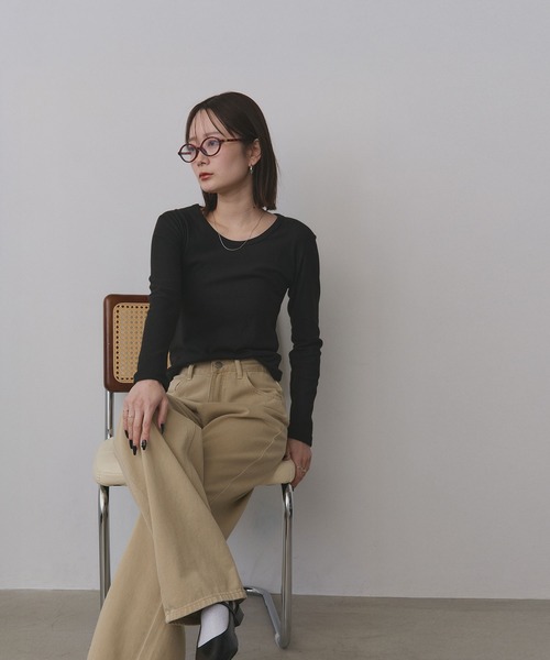 ad thie(アドティエ)の「起毛クルーネック インナーカットソー(Tシャツ/カットソー・レディース・ブラック/ブラウン/オフホワイト/グレー・FREE)」の17枚目の写真