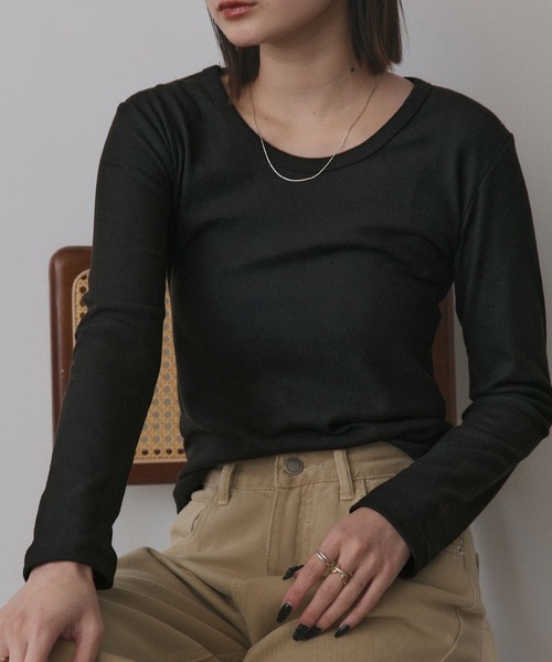 ad thie(アドティエ)の「起毛クルーネック インナーカットソー(Tシャツ/カットソー・レディース・ブラック/ブラウン/オフホワイト/グレー・FREE)」の18枚目の写真