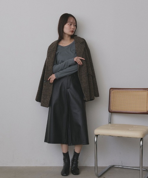 ad thie(アドティエ)の「起毛クルーネック インナーカットソー(Tシャツ/カットソー・レディース・ブラック/ブラウン/オフホワイト/グレー・FREE)」の19枚目の写真