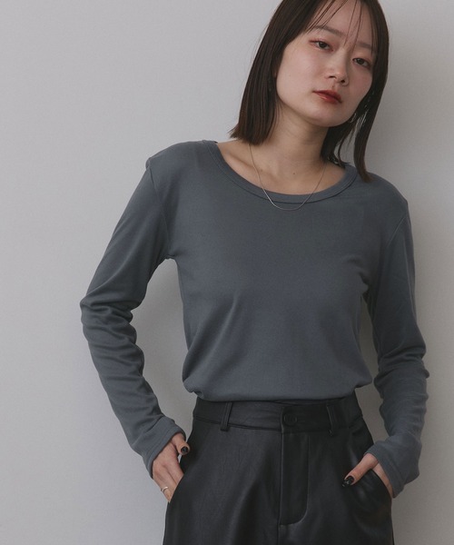 ad thie(アドティエ)の「起毛クルーネック インナーカットソー(Tシャツ/カットソー・レディース・ブラック/ブラウン/オフホワイト/グレー・FREE)」の21枚目の写真