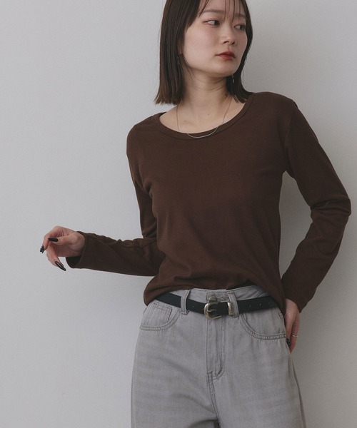 ad thie(アドティエ)の「起毛クルーネック インナーカットソー(Tシャツ/カットソー・レディース・ブラック/ブラウン/オフホワイト/グレー・FREE)」の5枚目の写真