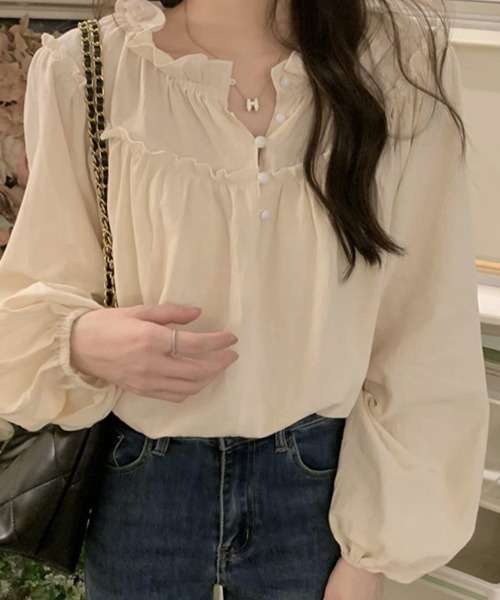 SallyLunn(サリーラン)の「フリル切替デザインブラウス(シャツ/ブラウス・レディース・スミクロ/ベージュ・LARGE/MEDIUM)」の1枚目の写真