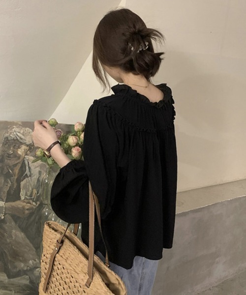 SallyLunn(サリーラン)の「フリル切替デザインブラウス(シャツ/ブラウス・レディース・スミクロ/ベージュ・LARGE/MEDIUM)」の4枚目の写真