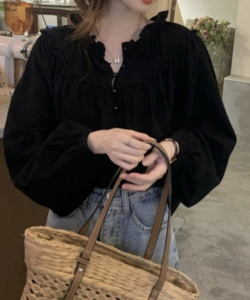 SallyLunn(サリーラン)の「フリル切替デザインブラウス(シャツ/ブラウス・レディース・スミクロ/ベージュ・LARGE/MEDIUM)」の7枚目の写真