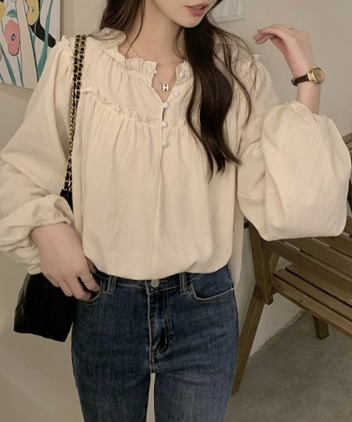 SallyLunn(サリーラン)の「フリル切替デザインブラウス(シャツ/ブラウス・レディース・スミクロ/ベージュ・LARGE/MEDIUM)」の8枚目の写真