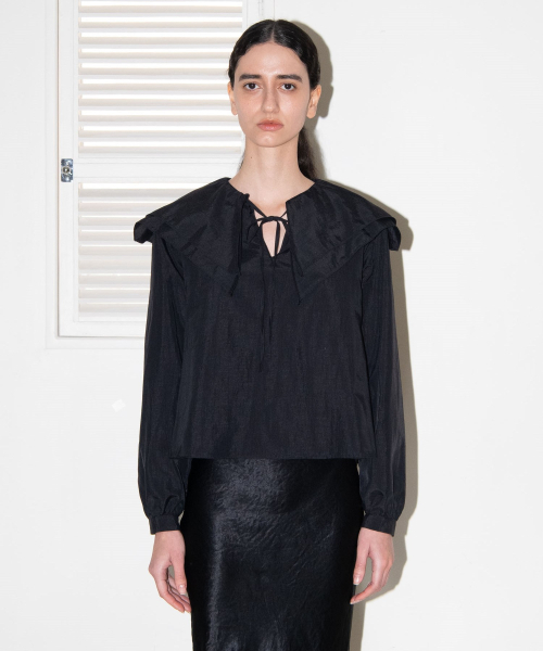MAIS（マイス）の「DOUBLE BIG COLLAR SAILOR BLOUSE / BLACK（シャツ/ブラウス・レディース・ブラック・FREE）」の3枚目の写真