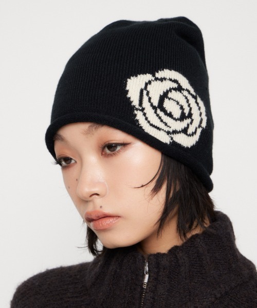 LAGUA GEM(ラグアジェム)の「ROSE JACQUARD ビーニー(ニットキャップ/ビーニー・レディース・ブラック/グレー・FREE)」の2枚目の写真