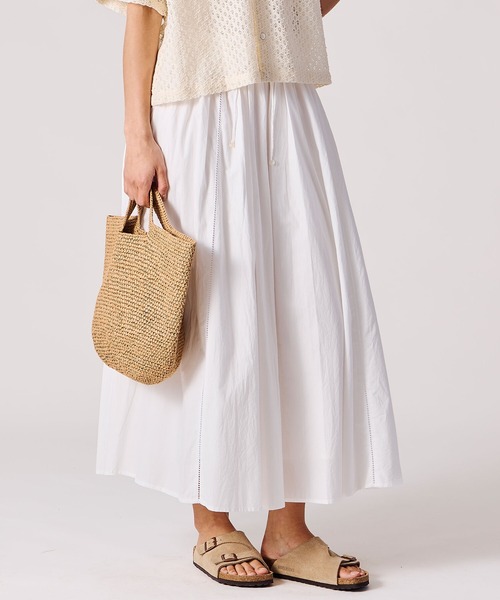 Bshop（ビショップ）の「INDIA INDUSTRY | コットンポプリン ギャザースカート WOMEN（スカート・レディース・オフホワイト/ピンク系その他/ブラック・1）」の2枚目の写真