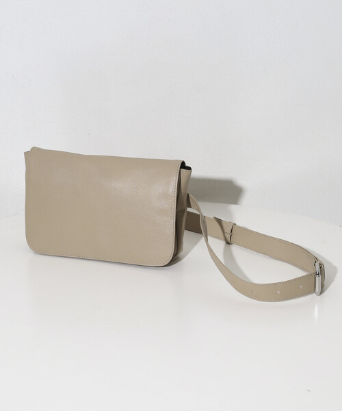 Firsthand（ファーストハンド）の「Firsthand/ファーストハンド レザー ウェストポーチ / 牛革 / 撥水レザー（ボディバッグ/ウエストポーチ・レディース・ベージュ/ブラック・ONE SIZE）」の16枚目の写真
