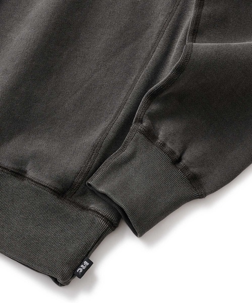 FTC（エフティーシー）の「PIGMENT DYED SMALL BOX LOGO CREW NECK（スウェット・メンズ・ブラック/グレー/ネイビー/パープル・MEDIUM/LARGE/X-LARGE/SMALL）」の6枚目の写真