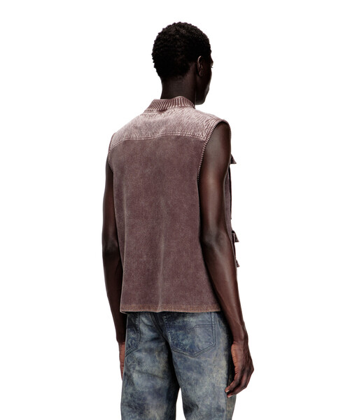 DIESEL(ディーゼル)の「メンズ ジップアップベスト K-GIULIUS(ベスト・メンズ・ブラウン系その他・MEDIUM/LARGE/SMALL)」の2枚目の写真