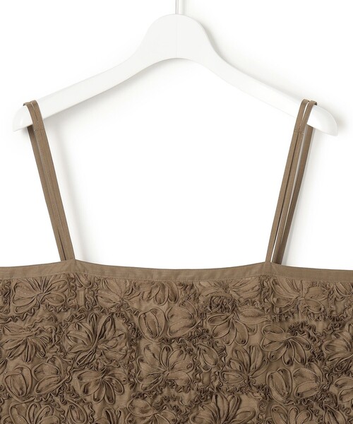 23区 L(ニジュウサンクオオキイサイズ)の「リボンエンブロイダリー レイヤードキャミソール(シャツ/ブラウス・レディース・ブラック系/ベージュ系/ブラウン系・44/46)」の18枚目の写真