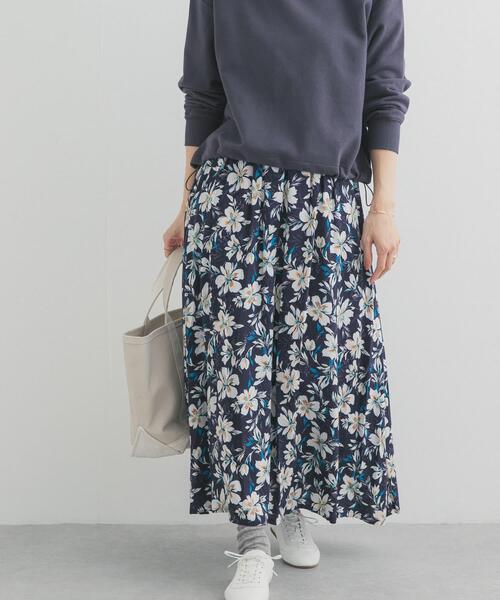 URBAN RESEARCH DOORS(アーバンリサーチドアーズ)の「レーヨンフラワープリントスカート(スカート・レディース・ブルー系その他/ブラック系その他・FREE)」の15枚目の写真