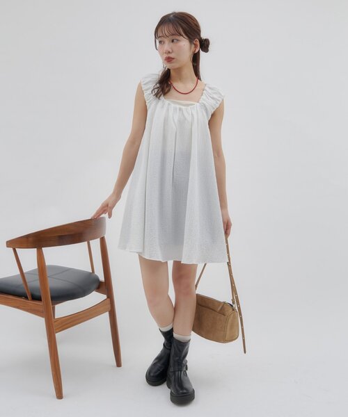 DISCOAT（ディスコート）の「【umm.】肩ギャザーリボンチュニック（シャツ/ブラウス・レディース・オフホワイト/ブラック・FREE）」の5枚目の写真