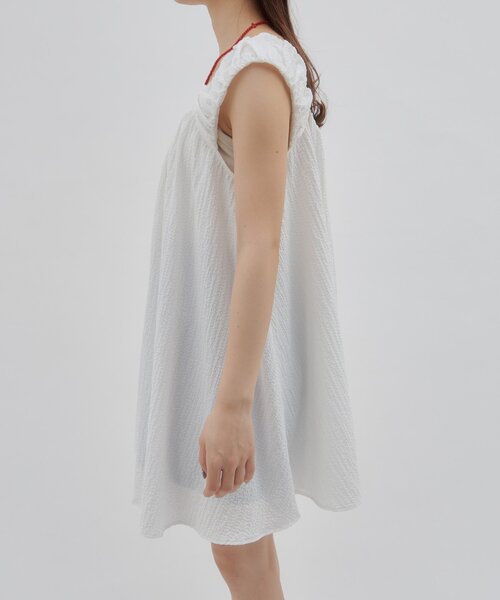 DISCOAT（ディスコート）の「【umm.】肩ギャザーリボンチュニック（シャツ/ブラウス・レディース・オフホワイト/ブラック・FREE）」の9枚目の写真