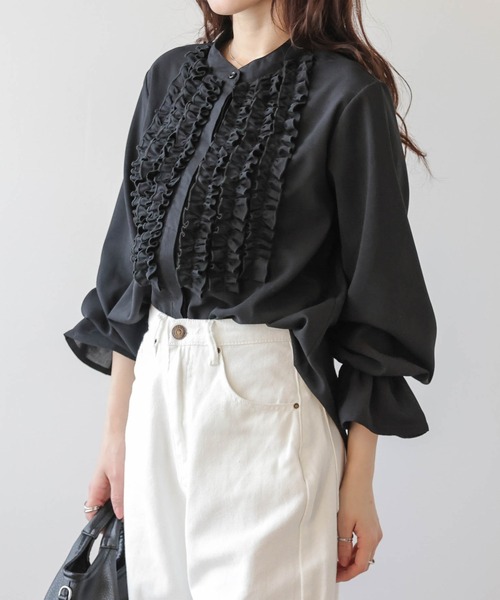 AMELY(エミリー)の「胸元フリルブラウス(シャツ/ブラウス・レディース・ホワイト/ブラック・フリー)」の12枚目の写真