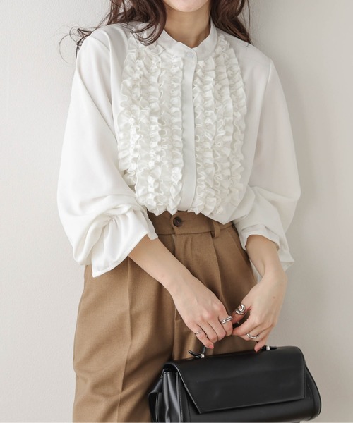 AMELY(エミリー)の「胸元フリルブラウス(シャツ/ブラウス・レディース・ホワイト/ブラック・フリー)」の3枚目の写真
