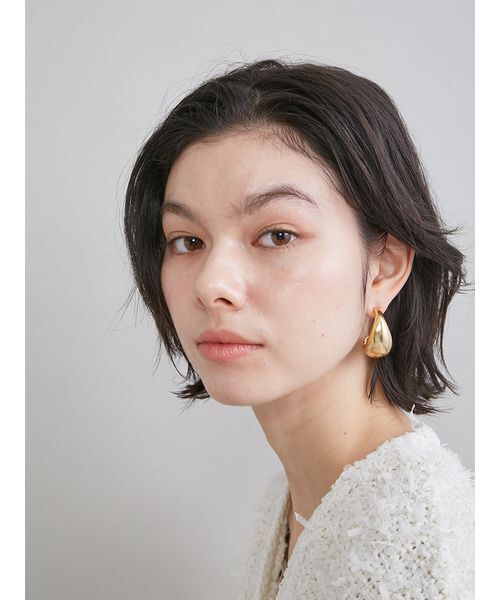 Mila Owen（ミラオーウェン）の「メタルドロップピアス（ピアス（両耳用）・レディース・ゴールド/シルバー・F）」の4枚目の写真