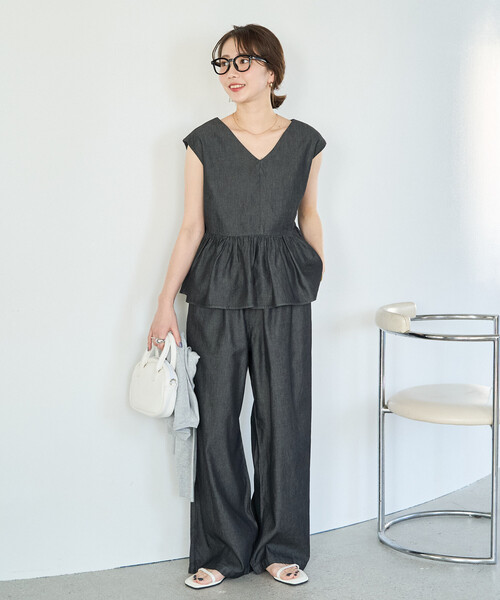 FREAK'S STORE(フリークスストア)の「限定展開 レーヨンデニム ノースリーブ セットアップ(ブラウス・イージーパンツ)(デニムパンツ・レディース・グレー/ブラック/サックスブルー/ネイビー・SMALL/MEDIUM)」の5枚目の写真